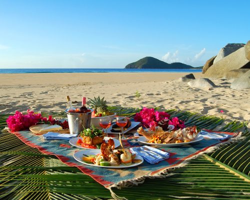 Picnic-at-the-beach-Daniel-Mejia