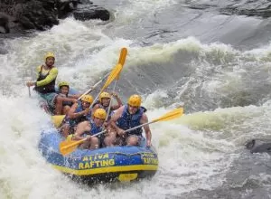 Passeio de Rafting