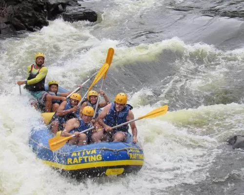 Passeio de Rafting